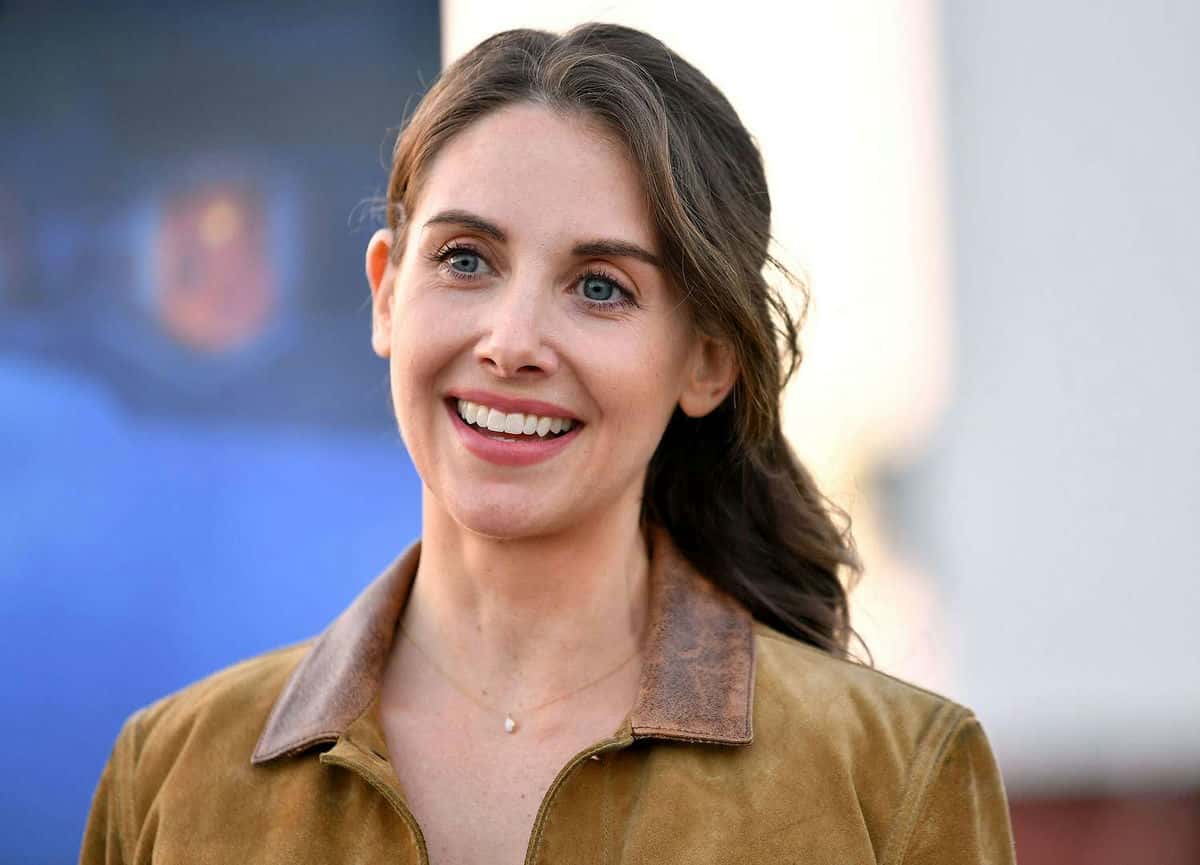 Alison Brie height